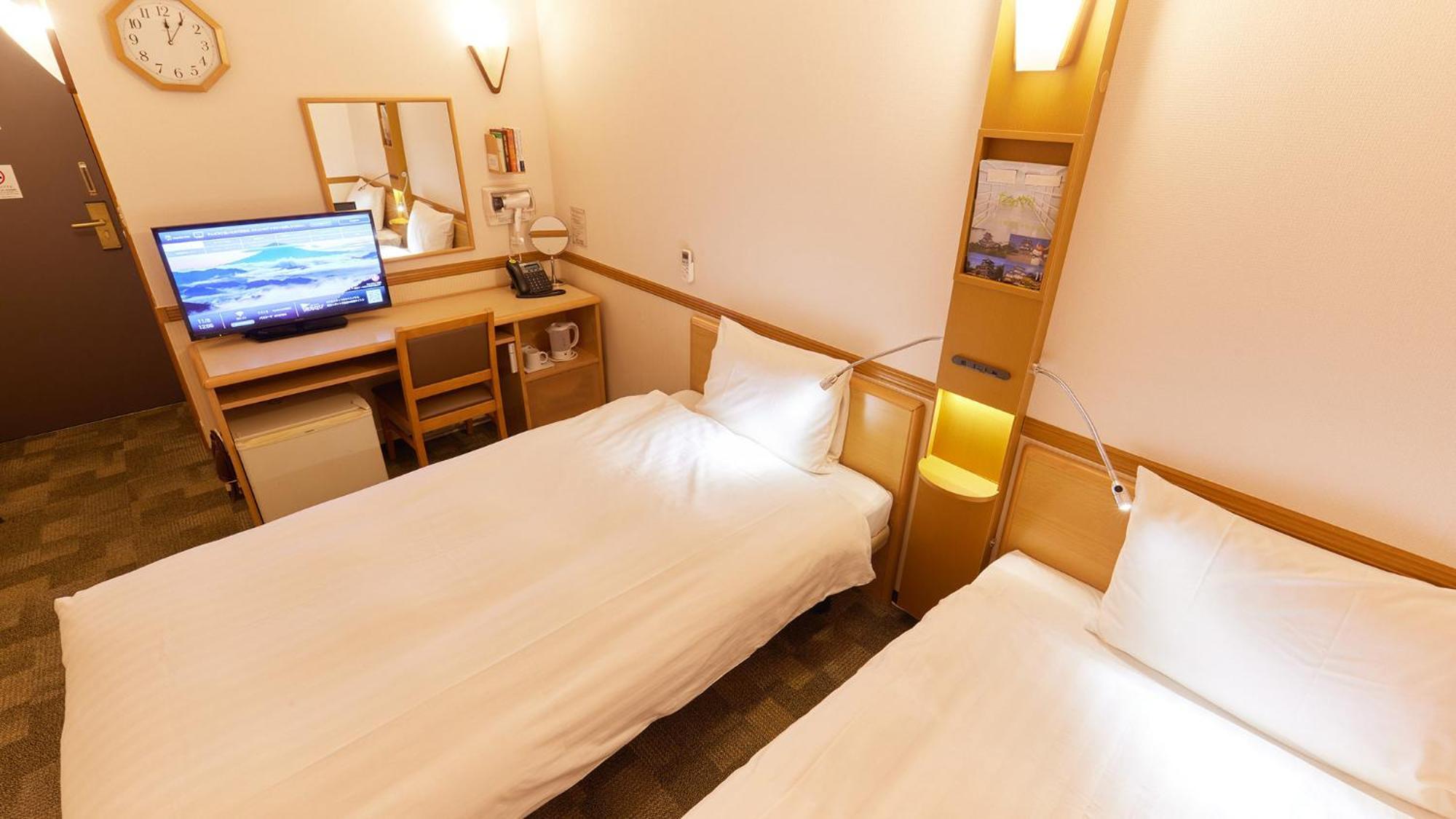 Toyoko Inn Wako-Shi Ekimae Номер фото